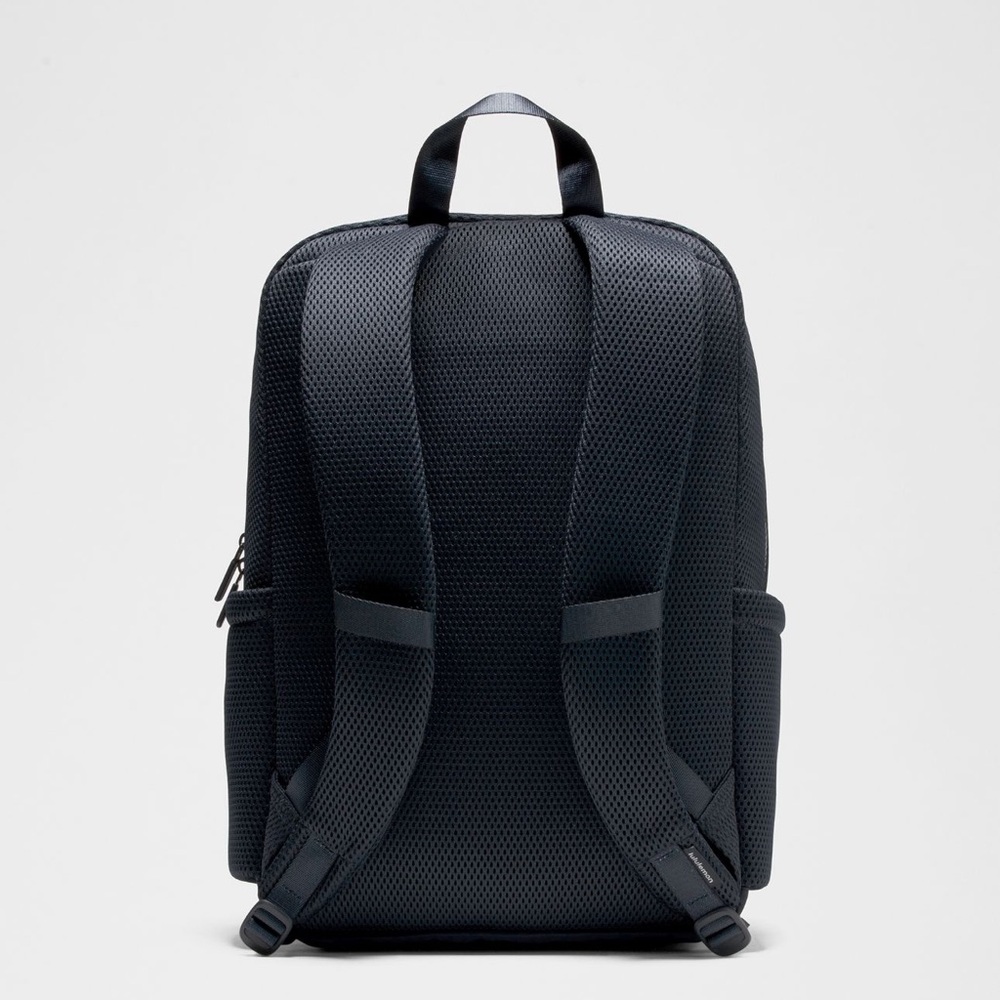 lululemon athletica Mesh Backpack - Picture 2 of 6